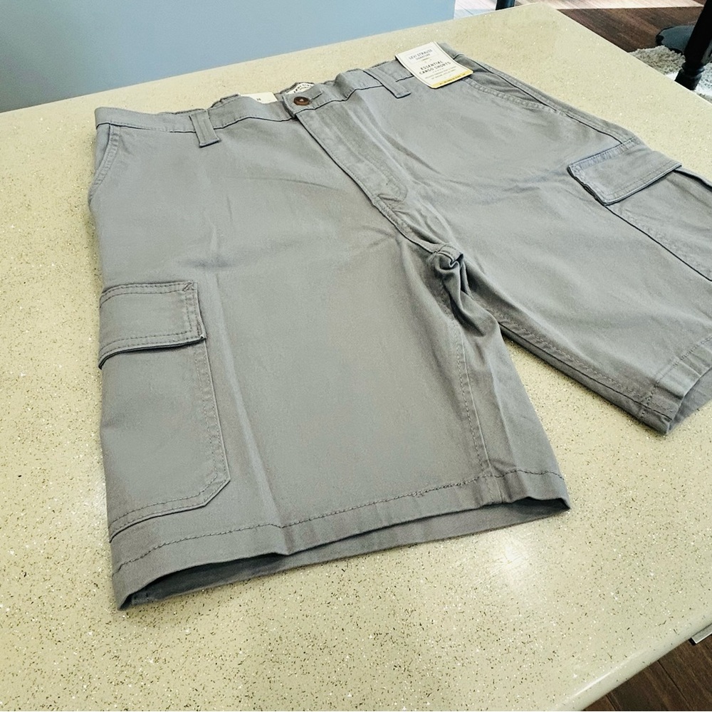 Levi Strauss Signature Essential Cargo Shorts Men's, Size‎ 38 W 10” Inseam, Gray - Picture 3 of 15